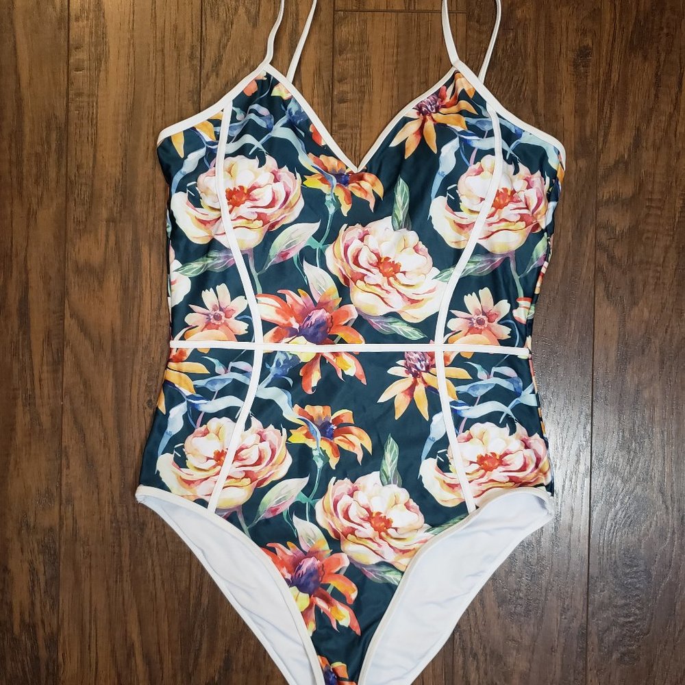 Stunning one piece bathing suit